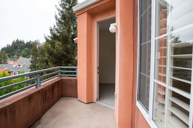 Foto del edificio - Rare Opportunity at Parkwoods