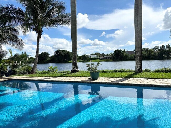 Foto del edificio - 960 Bayberry Point Dr