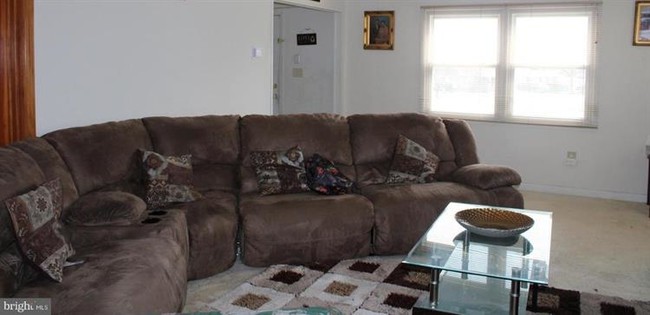 Foto del edificio - 21 Hopewell Ln