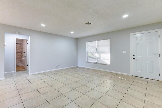 Foto del edificio - 1417 NE 38th St