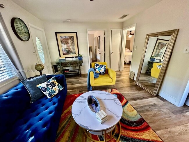 Foto del edificio - 1710 NE 5th Ct