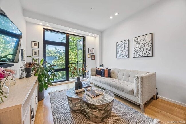 Foto del edificio - 1110 Madison St