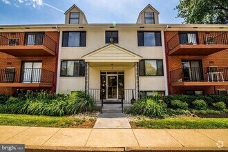 Building Photo - 125 Clubhouse Dr SW