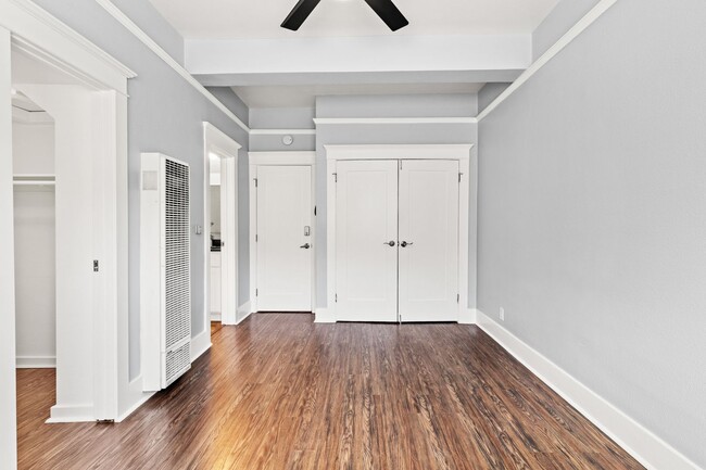 Building Photo - 138 Elm Ave