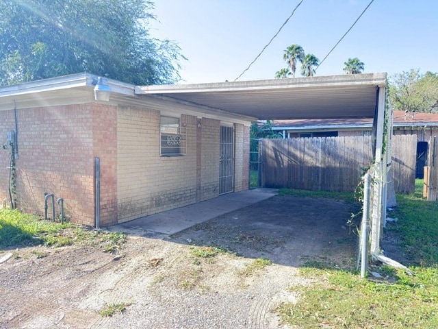 Building Photo - 812 W Walnut Ave
