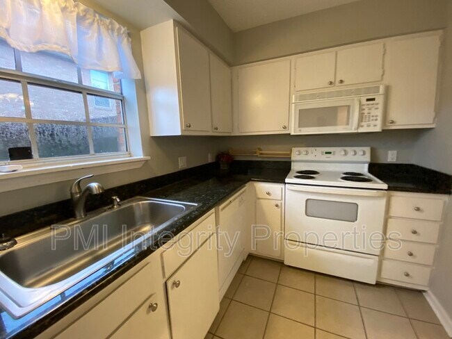 Building Photo - 1690 Brightside Dr