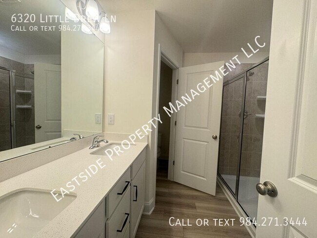 Foto del edificio - 6320 Little Drew Ln