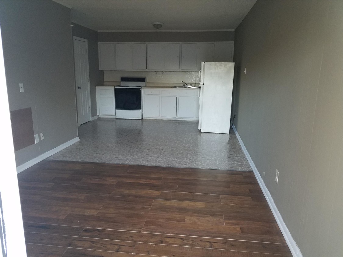 Photo - 902 Avenue E