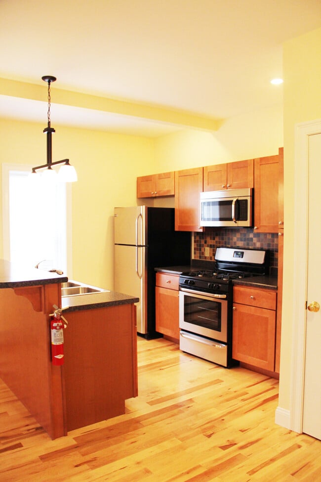 Building Photo - 51 N Champlain St
