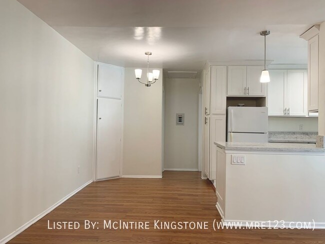 Building Photo - Newly Remodeled One Bedroom Apartment in P...