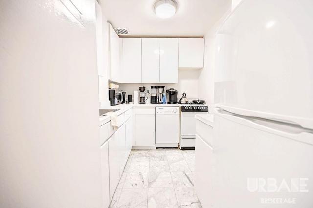 Building Photo - 2 bedroom in NEW YORK NY 10014