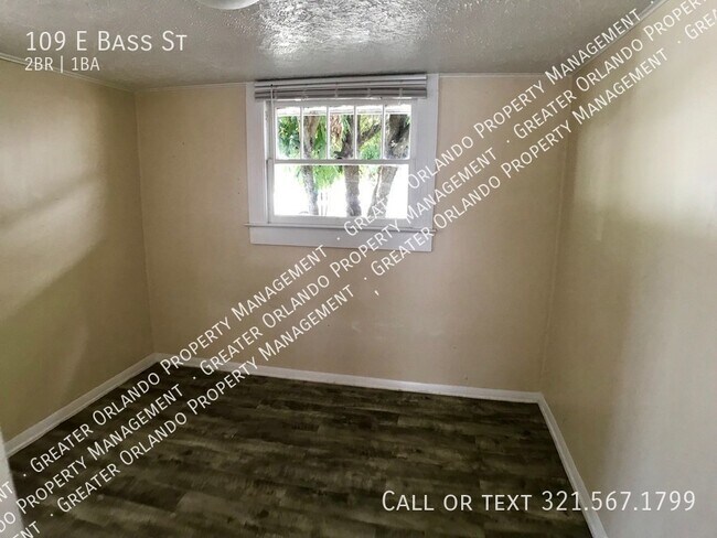 Building Photo - 109 E Bass St