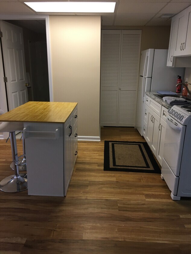 Foto principal - 2 Rosewood Dr