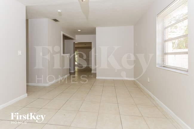 Building Photo - 3025 Robert Rd