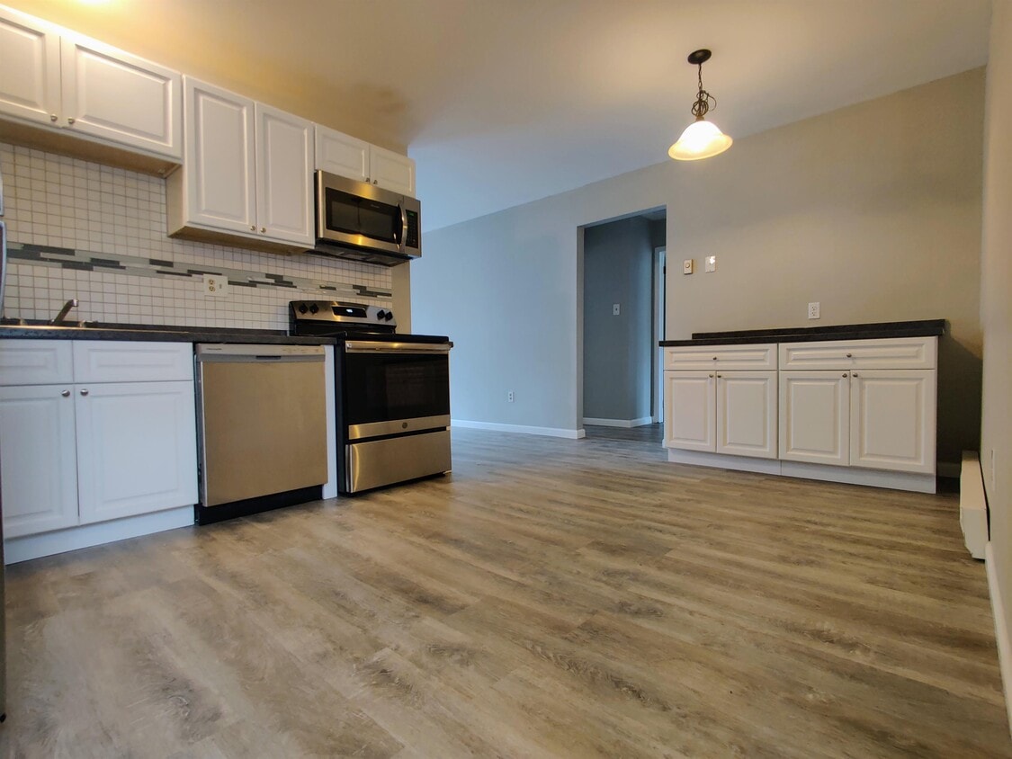 10 Main St Unit J, Plumsted, NJ 08533 Room for Rent in Plumsted, NJ