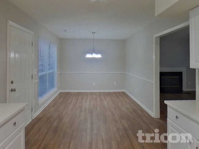 Foto del edificio - 9320 Amy Dr