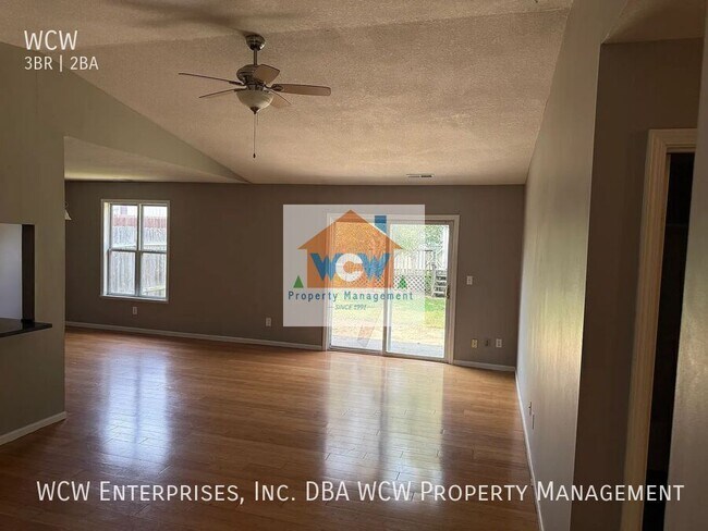 Building Photo - 2400 Stowe Dr