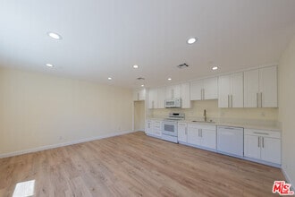 Building Photo - 1031 Thompson Ave