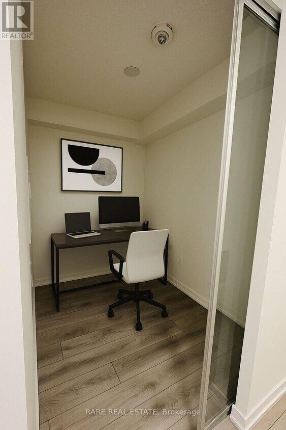 Photo du bâtiment - 110 Broadway Ave