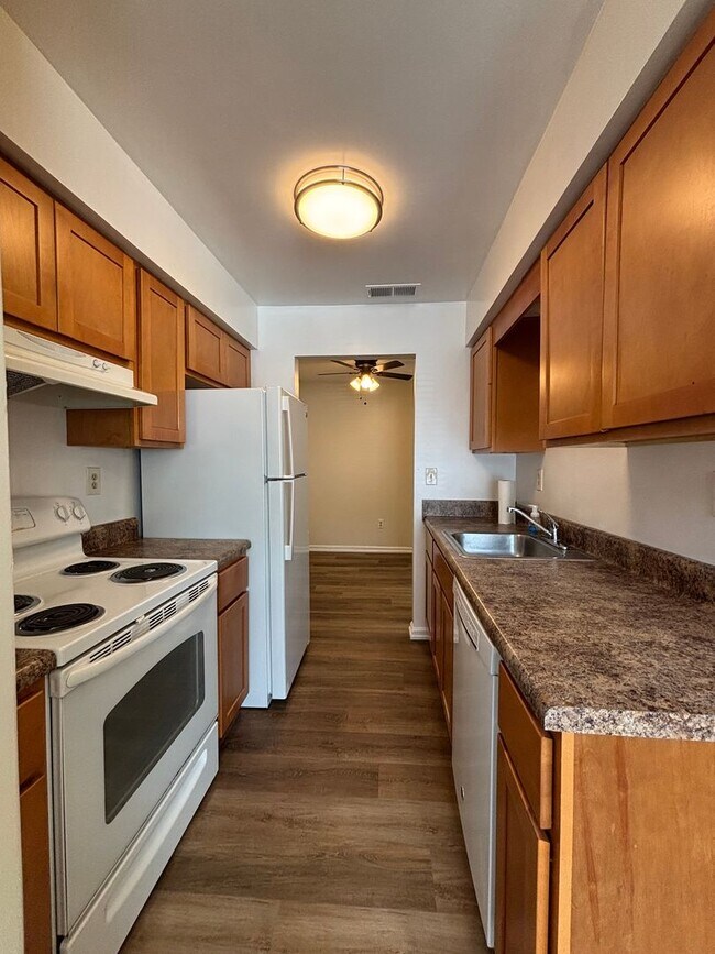 Foto del edificio - Beautiful 3 bedroom 1.5 Bath Fully Remodel...