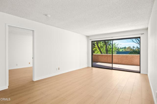 Foto del edificio - 4499 Via Marisol Via