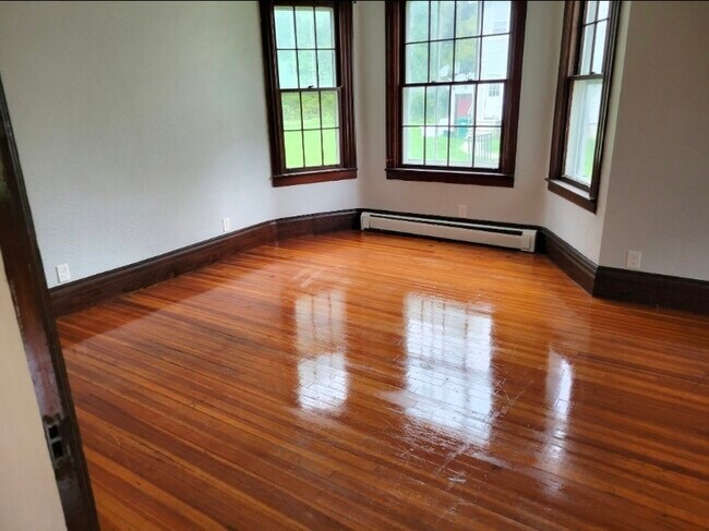 Foto del edificio - 2780 Girdle Rd