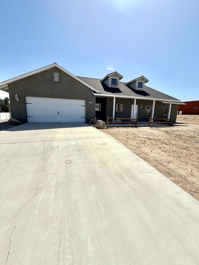 Foto del edificio - Beautiful 3 Bedroom 2 Bathroom Home