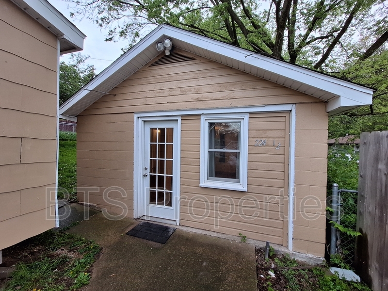 Primary Photo - 224 Grandview Ave