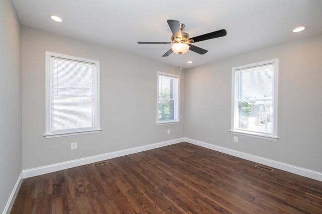 Building Photo - 1 W Barney St