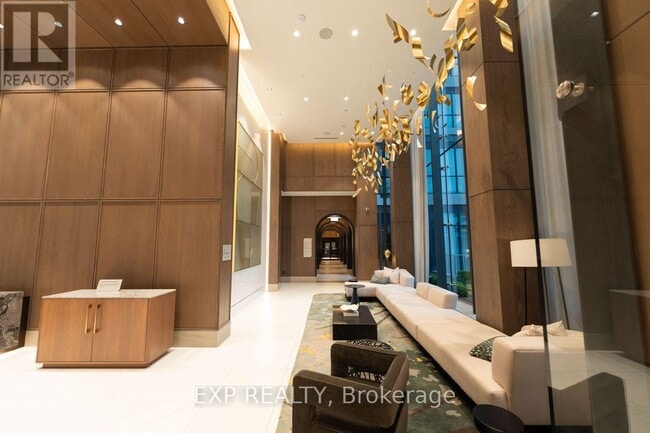 Building Photo - 30 Inn On The Pk Dr