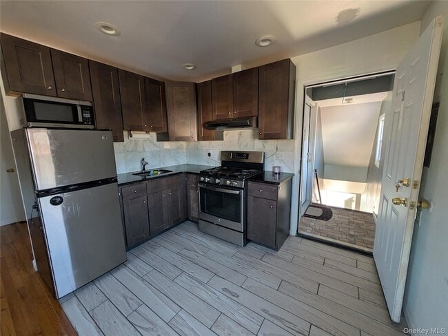 Foto del edificio - 20 Blauvelt Ave