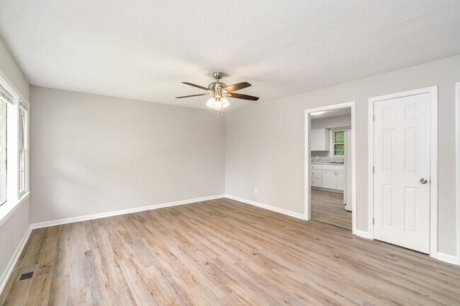 Building Photo - 841 Farragut Ave