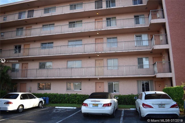 8600 Sherman Cir N Unit 108, Miramar, FL 33025 Condo for