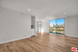 Foto del edificio - 10751 Wilshire Blvd
