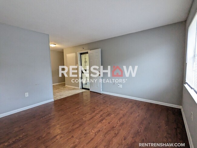 Building Photo - Upgraded Westwood Property - 3 Bed / 2 Bat...