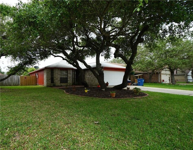 Building Photo - 2159 Glenwood Dr
