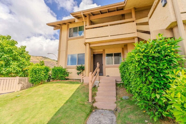 Building Photo - Modern Comfort in Mariners Village – Renov...