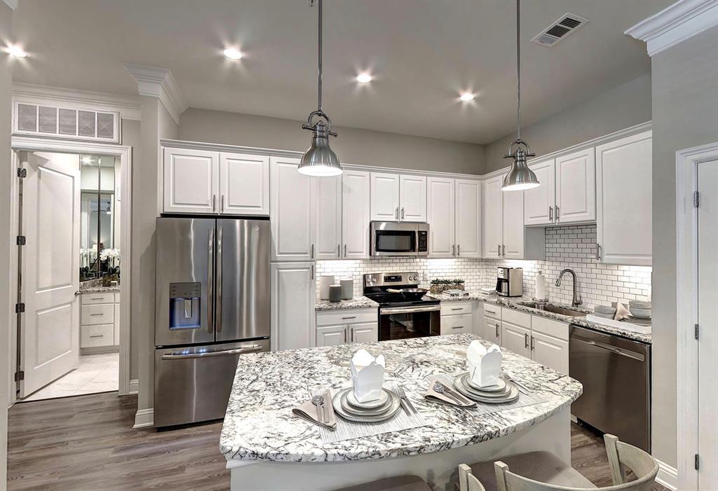 Foto principal - 2111 Austin St