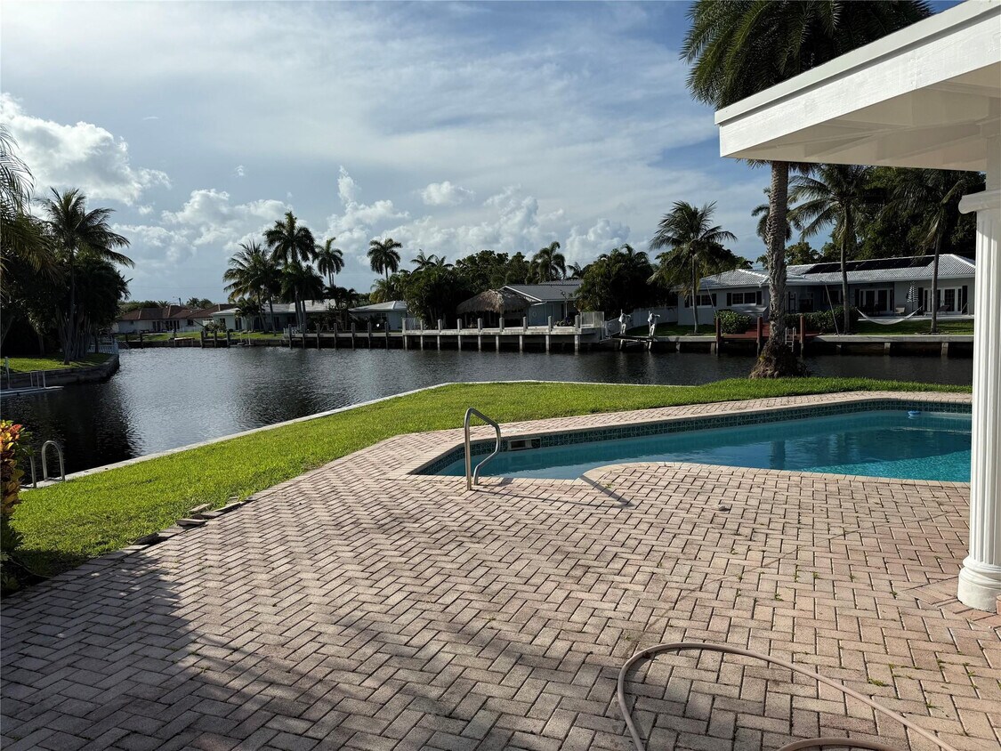 Primary Photo - 5251 NE 29th Ave