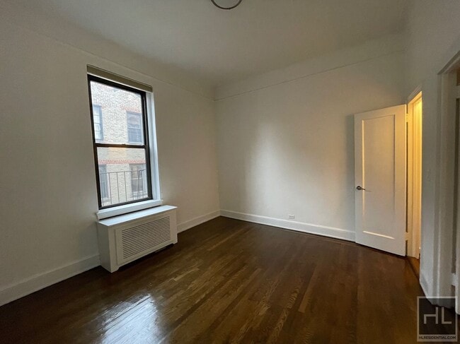 Building Photo - E 81st St