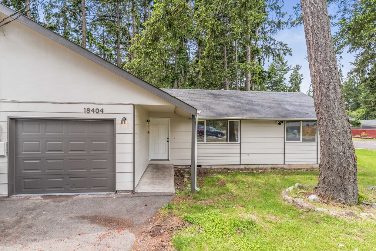 Foto principal - 18404 78th Ave E