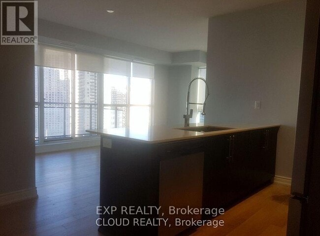 Building Photo - 510 Curran Place