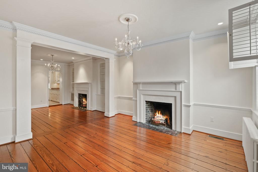 Primary Photo - 513 S Fairfax St