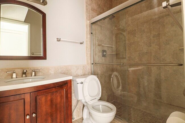 Foto del edificio - 2025 Augusta Dr