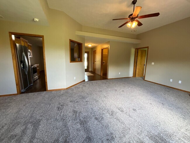 Foto del edificio - 740 Jefferson Ct