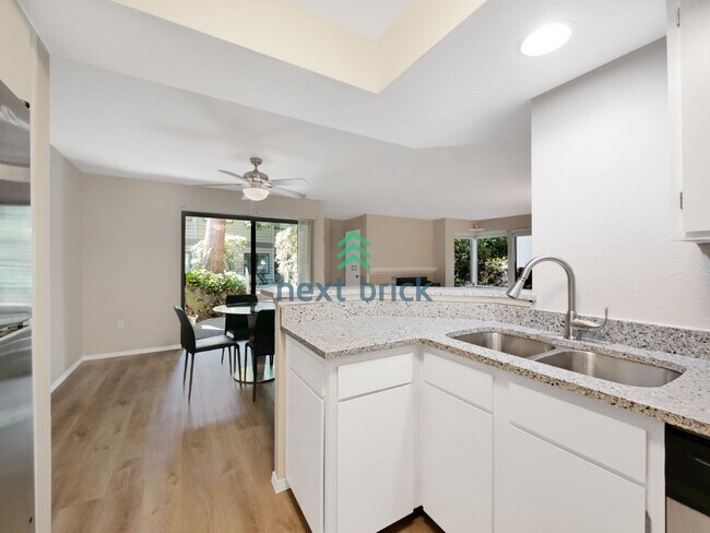 Foto del edificio - Spacious Private 2 Bed 2 Bath Condo for Rent!