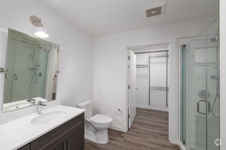 2BR, 2BA - 966-1,181SF - Mercato Grove