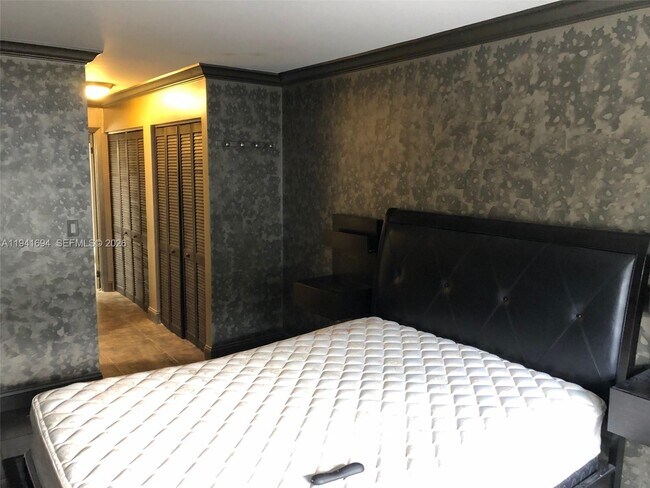 Foto del edificio - 2780 NE 183rd St