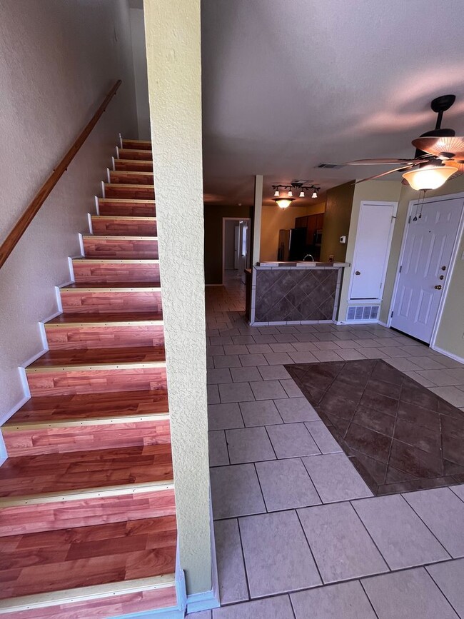 Building Photo - 4406 Jeff Scott Dr