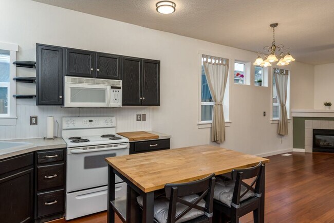 Building Photo - Beautiful 3 bedroom Portland Home for Rent